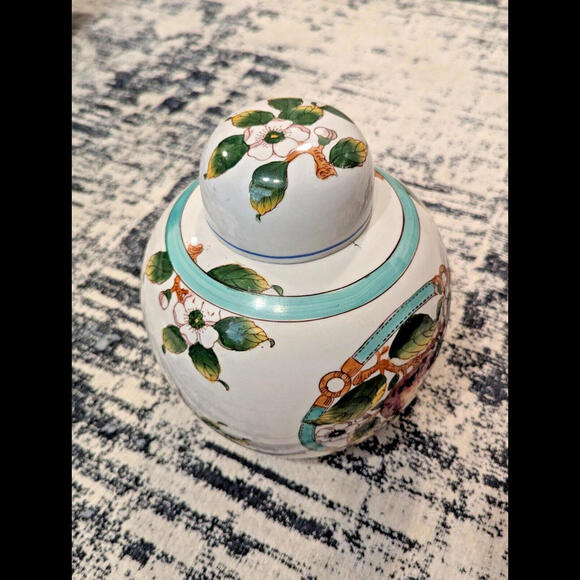 LARGE 11" VINTAGE ASIAN PORCELAIN HAND-PAINTED GINGER JAR  WITH LID - Picture 6 of 6